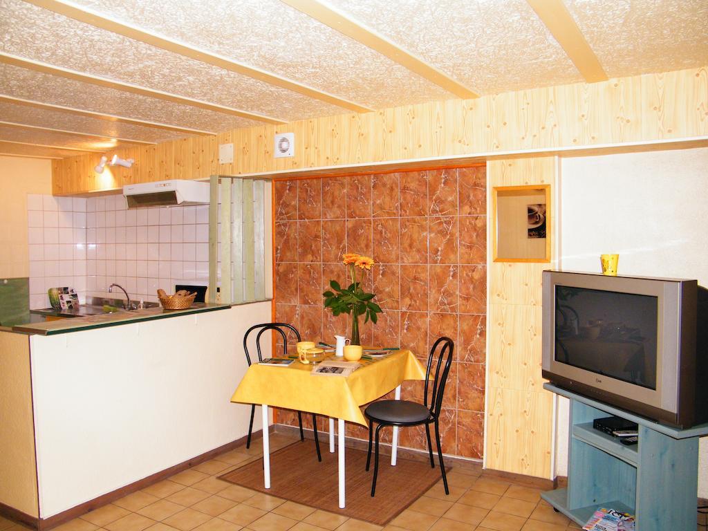 Villa Des Capucins Luxeuil-les-Bains Kamer foto